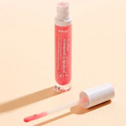 Online Adopt Glittery Lip Gloss With A Wow Effect!
