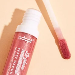 Online Adopt Glittery Lip Gloss With A Wow Effect!