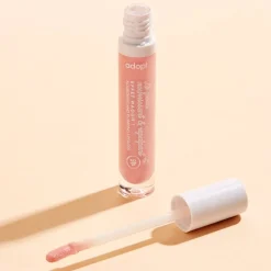 Online Adopt Glittery Lip Gloss With A Wow Effect!